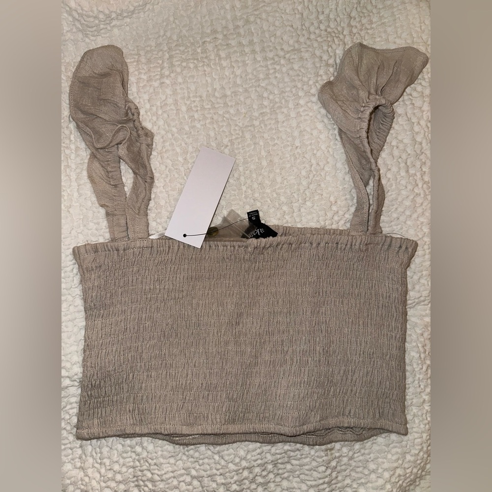 NWT Light Taupe Ruffled Sleeves Stretchy Crop Top - Picture 7 of 9